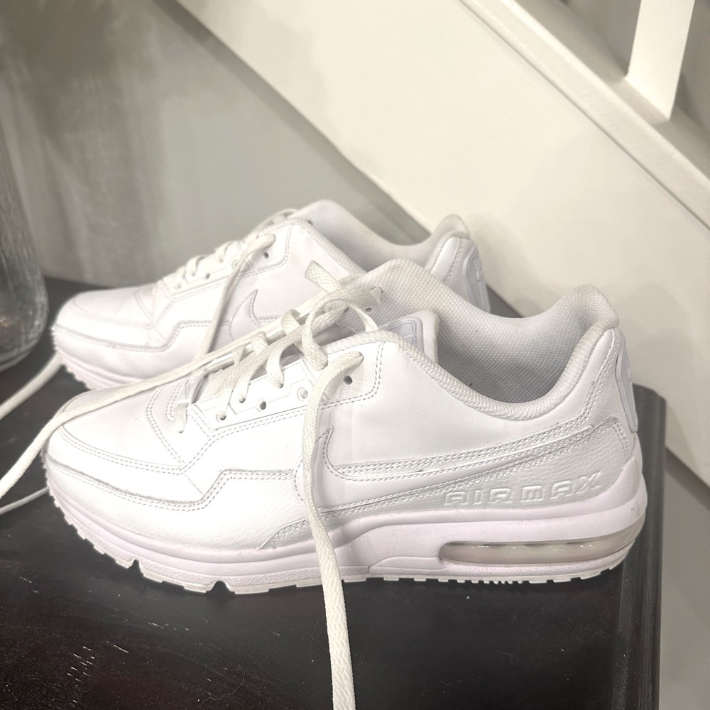 Men’s Nike Air Max size 9.5 worn twice